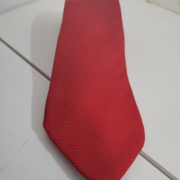 100% Silk Red Power Tie by Neiman Marcus - Picture 1 of 3